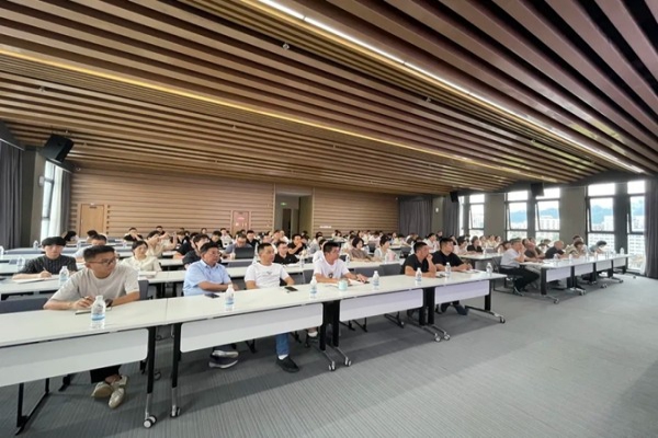 強化公司稅務(wù)、法務(wù)建設(shè) 增強風險防控能力 —浙江中立建設(shè)有限公司開展稅務(wù)和法務(wù)培訓會